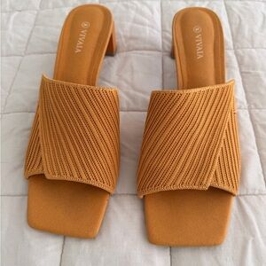 VIVAIA - Size 8 - Women's Square-Toe Block Heel Slide - Ginger Yellow